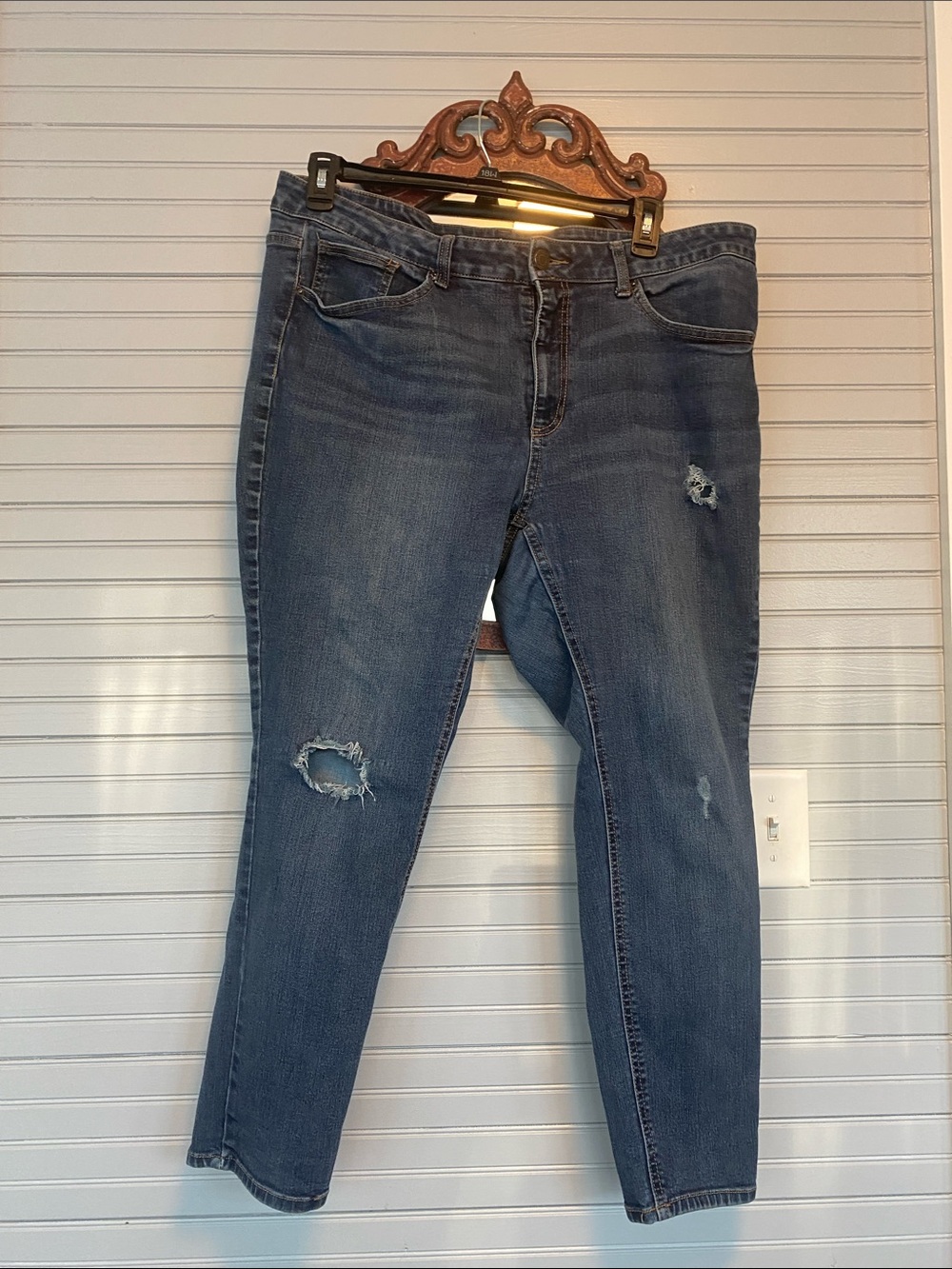 Time and tru Women's Distressed Blue Denim Jeans